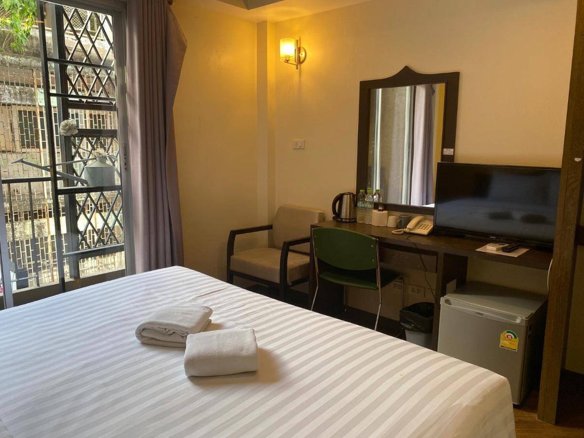 Vinary Hotel Sukhumvit Bangkok Esterno foto