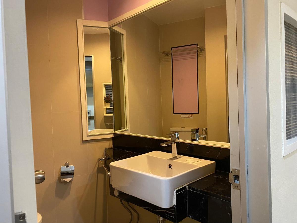 Vinary Hotel Sukhumvit Bangkok Esterno foto