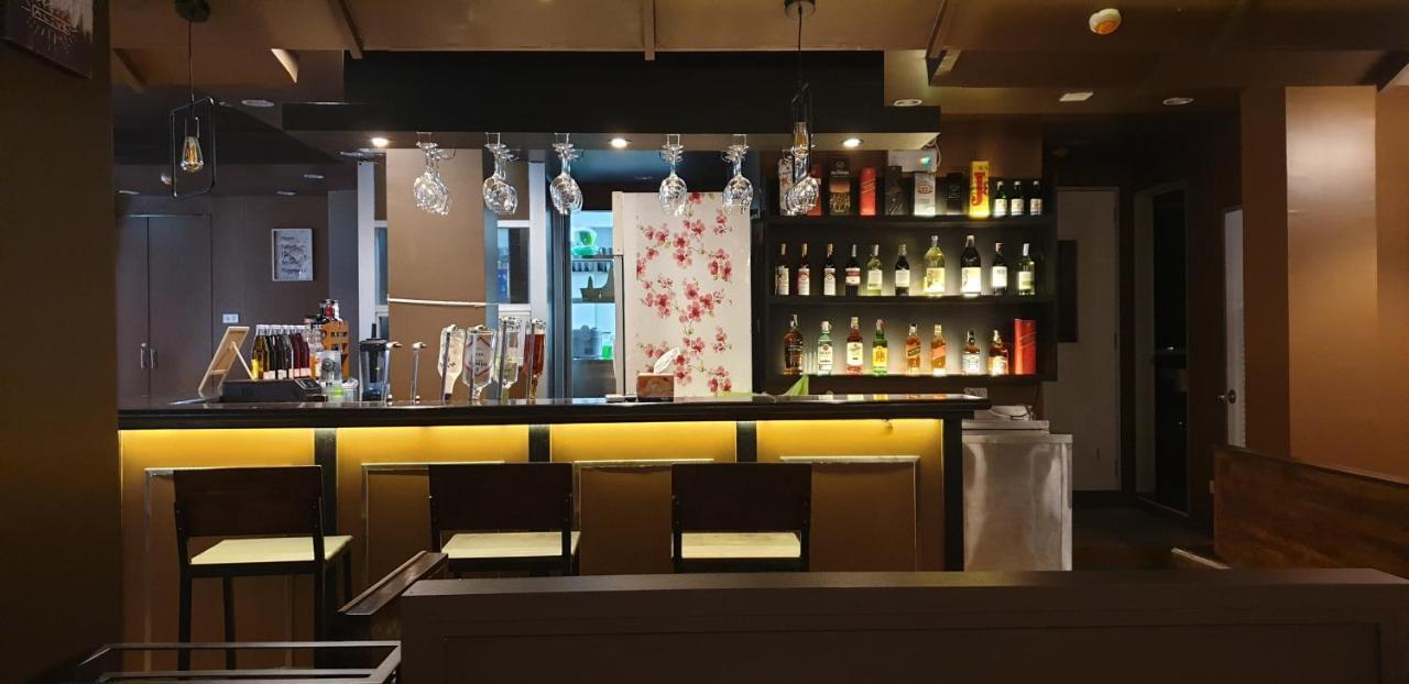 Vinary Hotel Sukhumvit Bangkok Esterno foto
