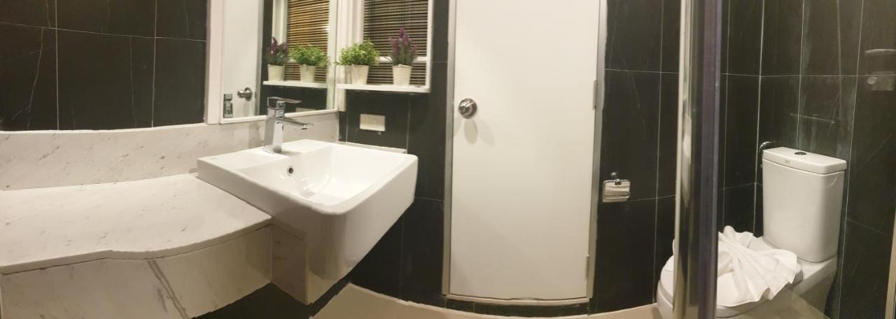 Vinary Hotel Sukhumvit Bangkok Esterno foto
