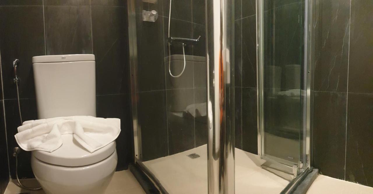 Vinary Hotel Sukhumvit Bangkok Esterno foto