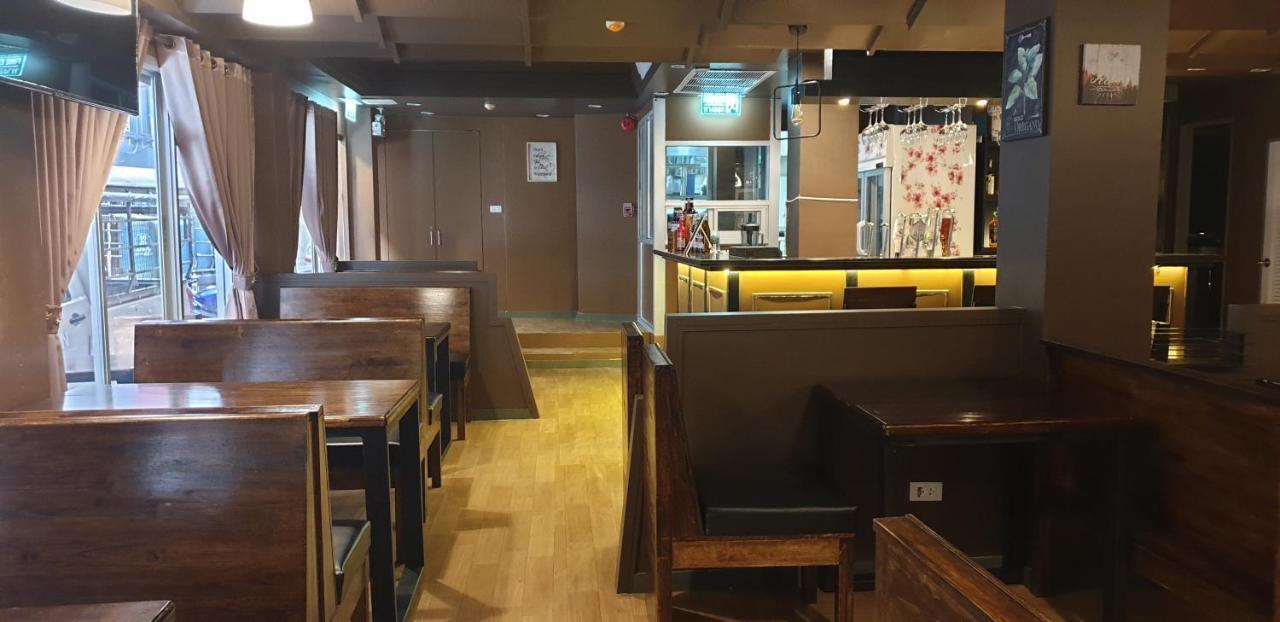 Vinary Hotel Sukhumvit Bangkok Esterno foto