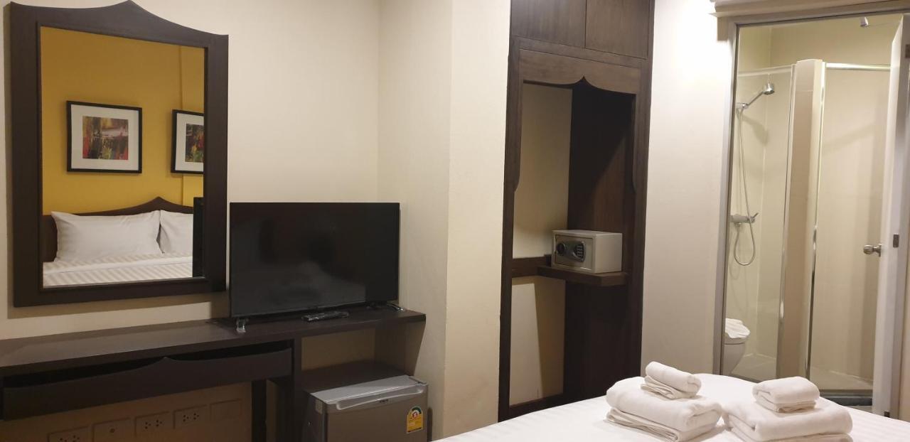Vinary Hotel Sukhumvit Bangkok Esterno foto